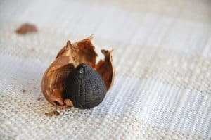 schwarzer Knoblauch