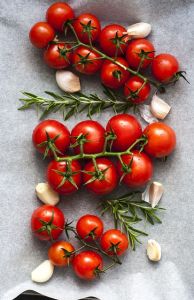 paradajky a cesnak