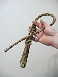 flexible Osterrute in der Hand