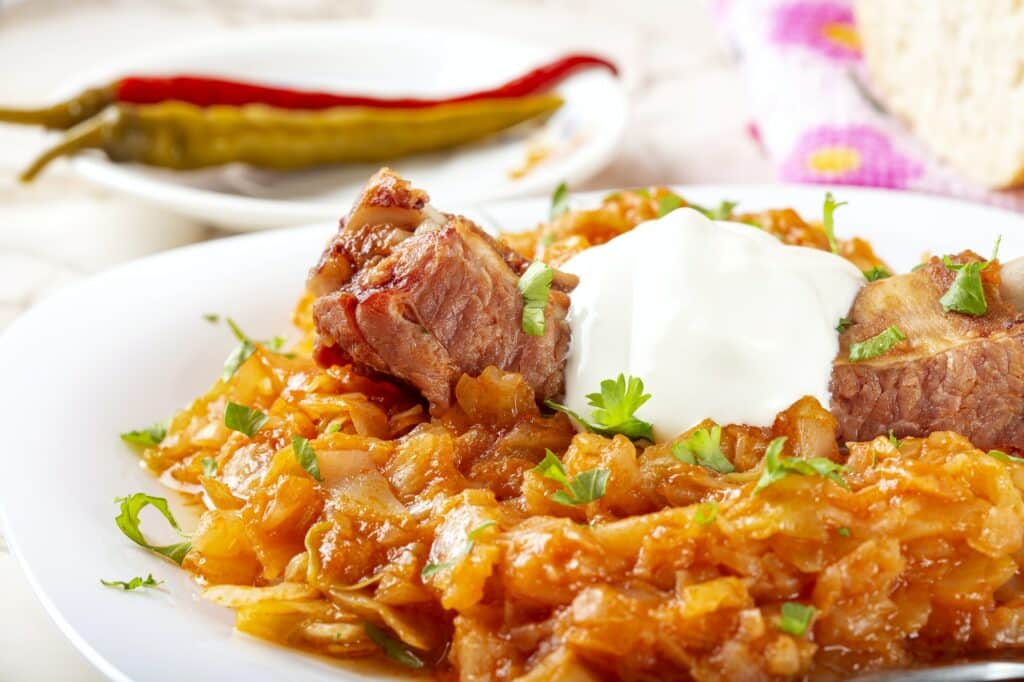 Schweinefleisch mit Kohl