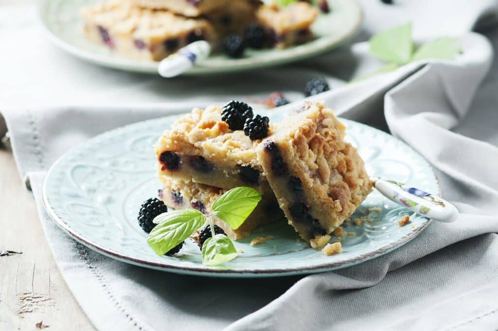 Hausgemachter Kuchen mit Brombeeren