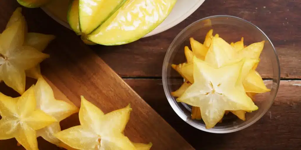 Karambola mit charakteristischen sternförmigen Kanten