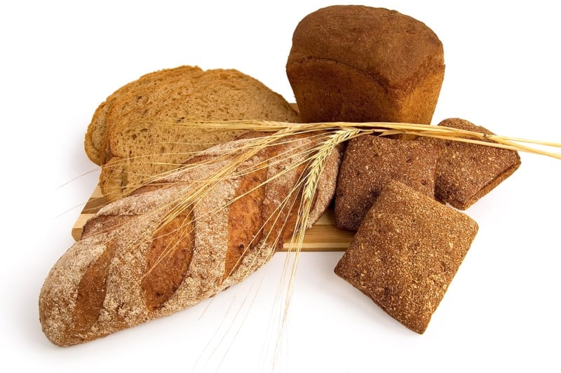 Roggenbrot mit Roggenähren