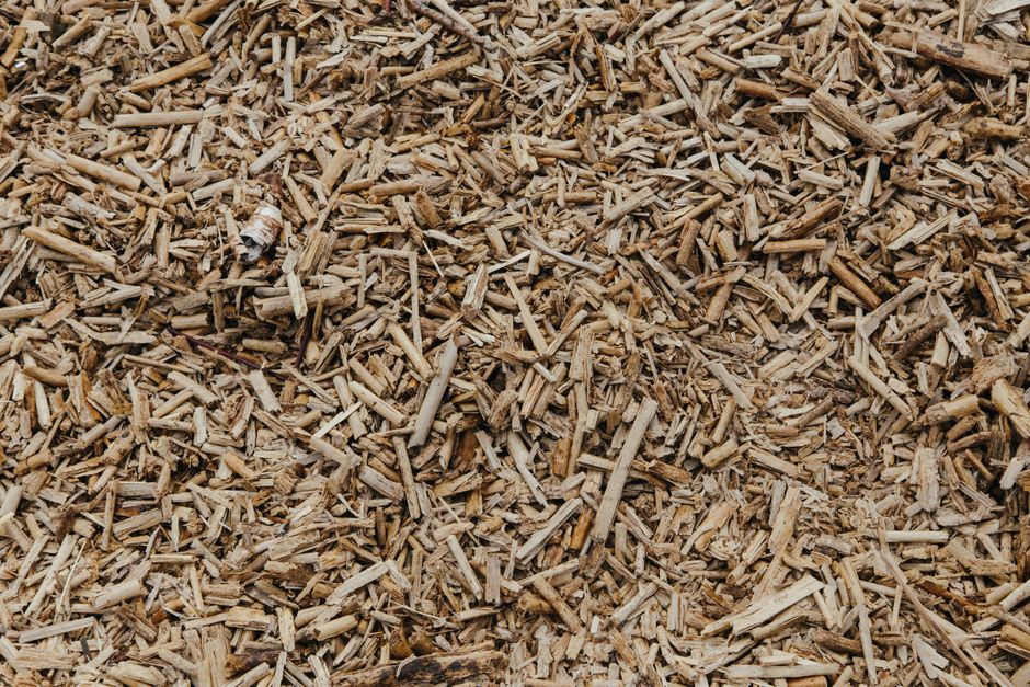 Mulchschicht auf der Bodenoberfläche aus der Nähe