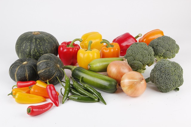 Zwiebeln, Kürbisse und Kohl zur Einlagerung