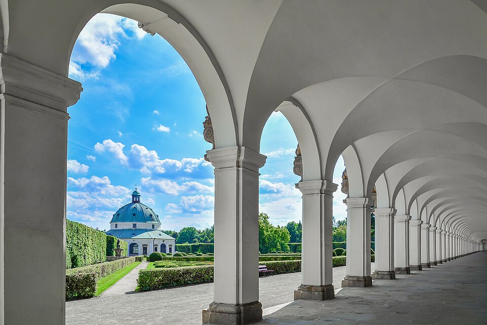 Kolonnade des Blumengartens in Kroměříž