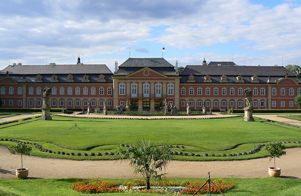 Schloss Dobříš und französischer Park